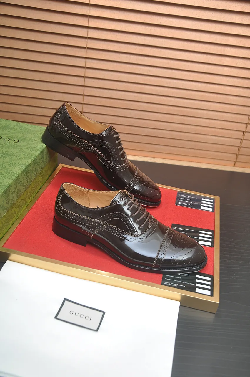 Men's shoes💰660💶 Brand: GUCCI (Gucci) Standard code: Men's code 39/44 (45/46 can be customized) Grade: Same as the official website Original quality Material: Original cowhide Water-dyed cowhide lining Original rubber outsole Style category: Men's fashionable casual leather shoes Distinguished big-name luxury elements top luxury Color: Actual picture